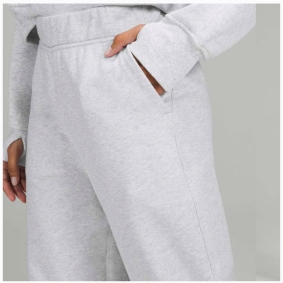 Lululemon relaxed high rise jogger - Picture 4 of 8